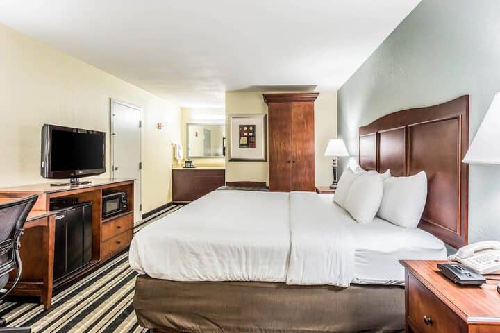 Room 16 of 46