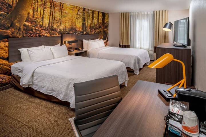 Room 11 of 36