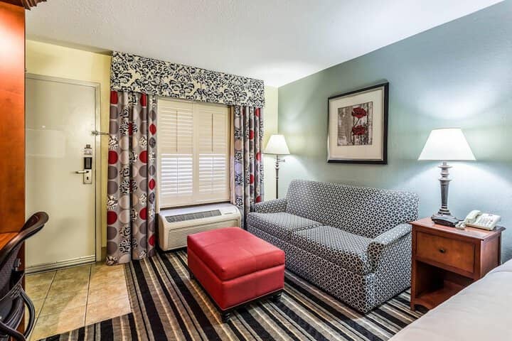 Room 12 of 46