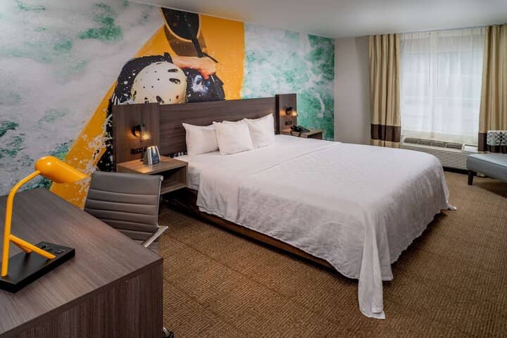 Room 8 of 36