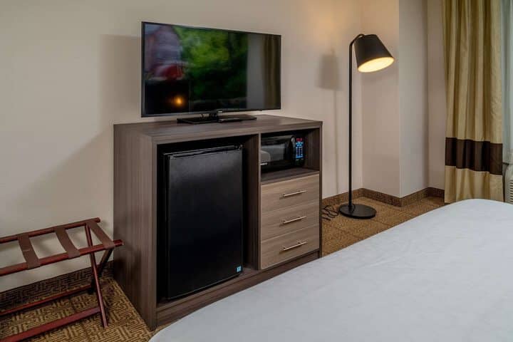Room 15 of 36