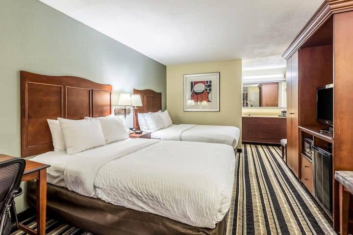 Room 26 of 46