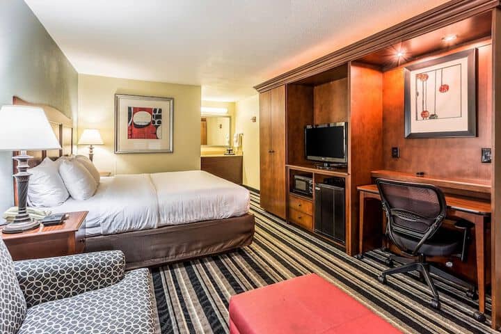 Room 14 of 46